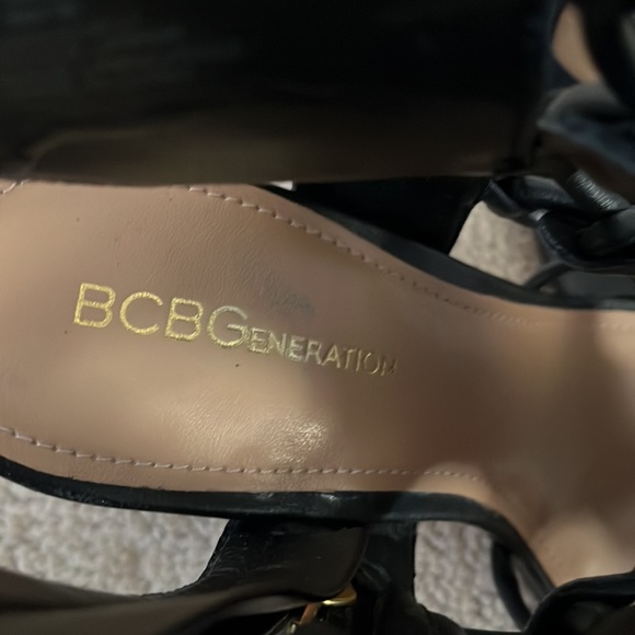 BCBG black heels - Picture 5 of 10